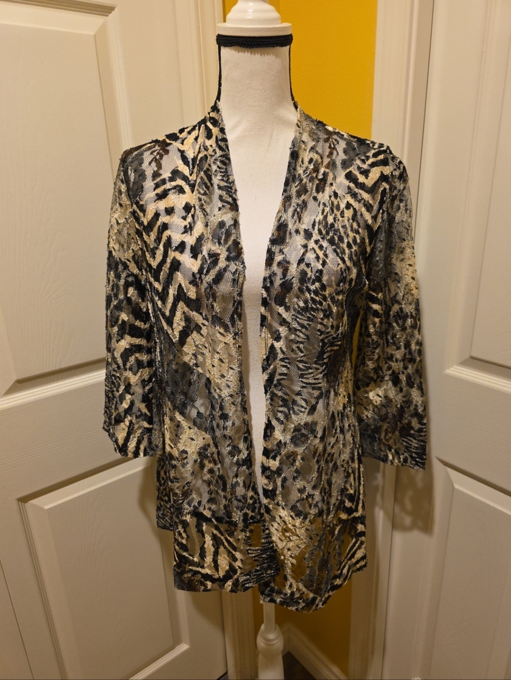 CHICO'S FLORAL COVER UP, SIZE M
